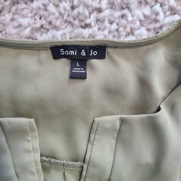 Flowy green blouse - Picture 3 of 7